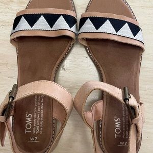 Toms tribal print leather Sandal